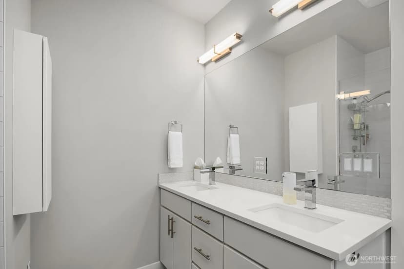 Property photo for 8015 Ne 116th Place, Kirkland photo 20