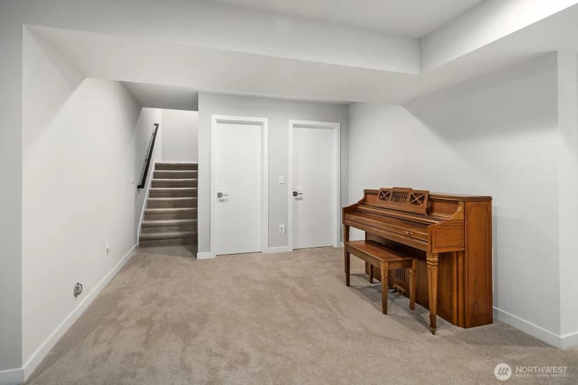 Property photo for 8015 Ne 116th Place, Kirkland photo 17