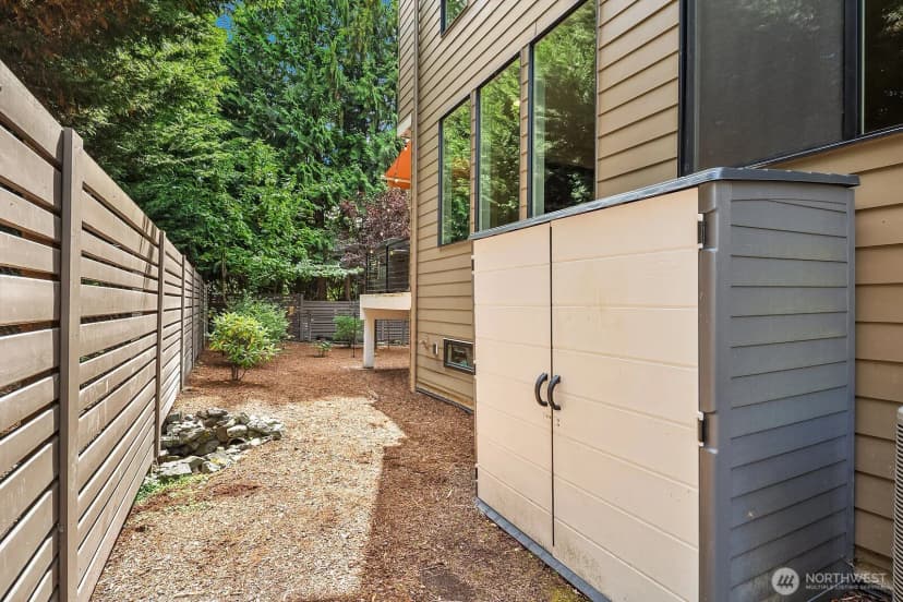 Property photo for 8015 Ne 116th Place, Kirkland photo 32