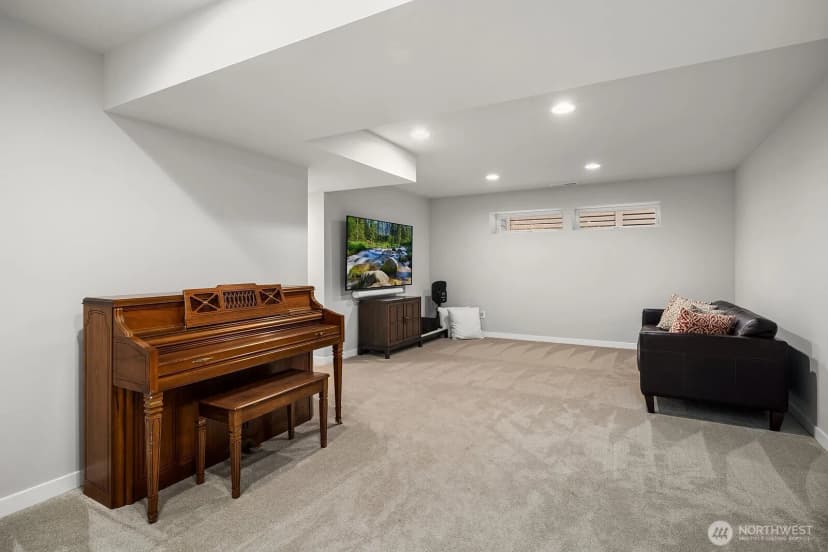 Property photo for 8015 Ne 116th Place, Kirkland photo 16