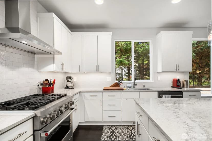 Property photo for 8015 Ne 116th Place, Kirkland photo 11