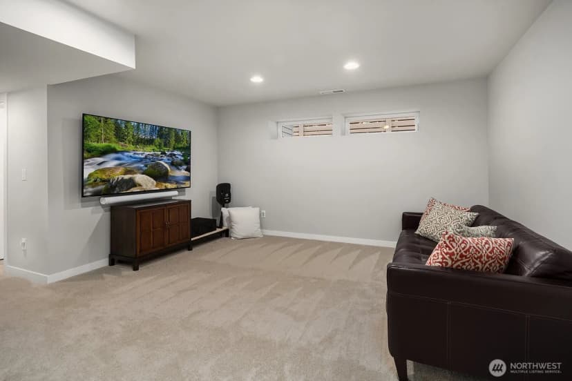 Property photo for 8015 Ne 116th Place, Kirkland photo 15