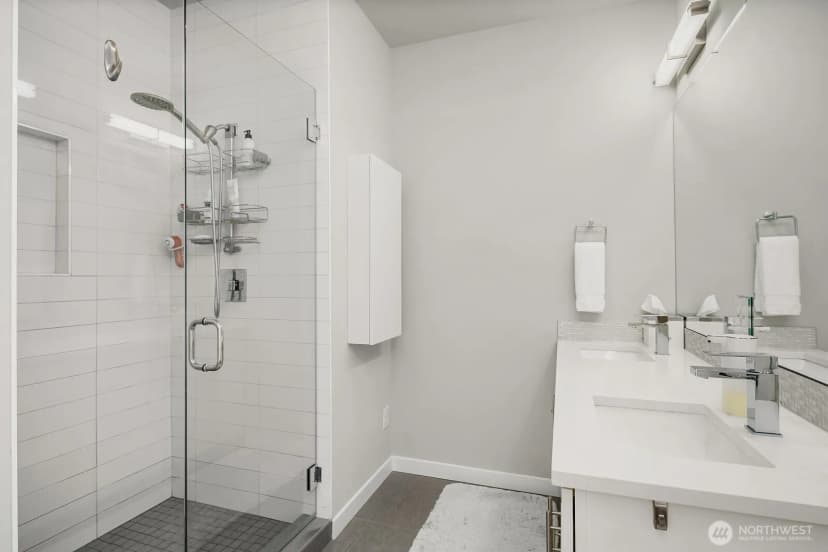 Property photo for 8015 Ne 116th Place, Kirkland photo 21