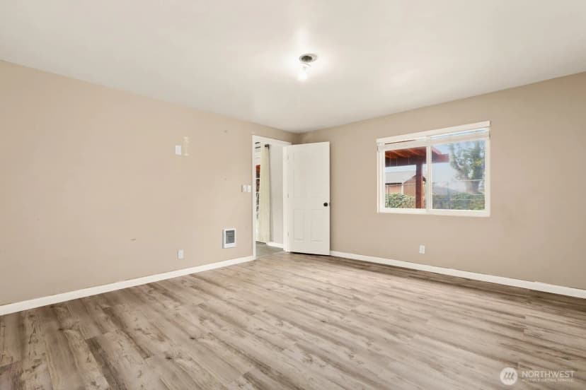 Property photo for 2705 E Broadway Street, Mount Vernon photo 15