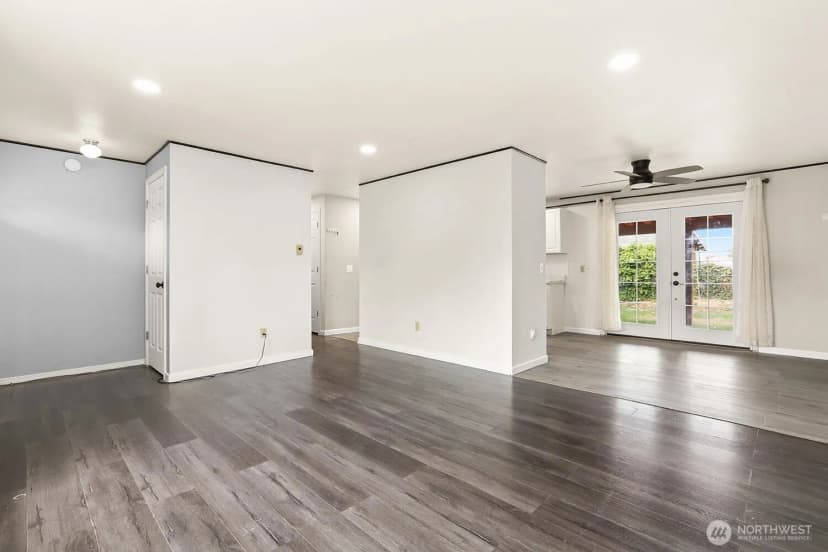 Property photo for 2705 E Broadway Street, Mount Vernon photo 5