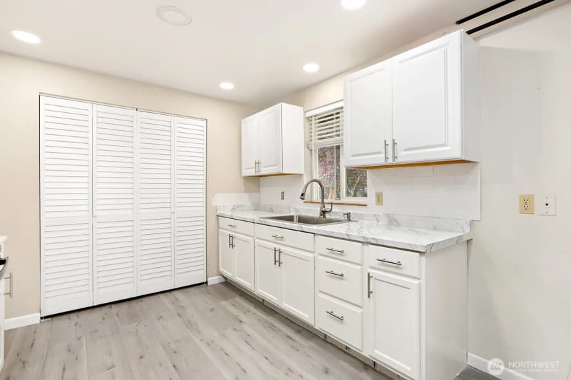 Property photo for 2705 E Broadway Street, Mount Vernon photo 10