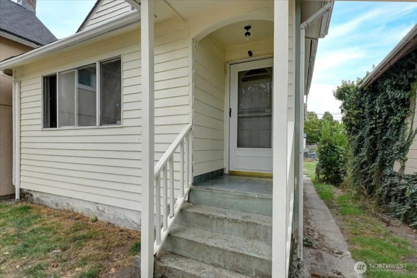 Property photo for 1807 S L Street, Tacoma photo 3