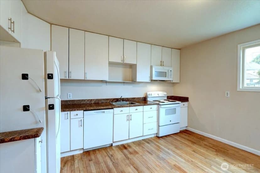 Property photo for 1807 S L Street, Tacoma photo 11