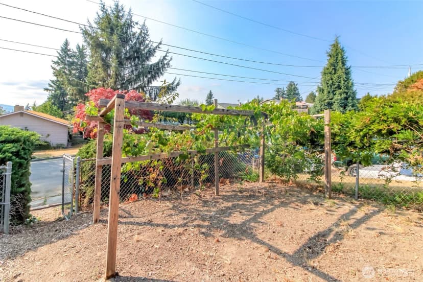 Property photo for 1522 E 32nd Street, Bremerton photo 28