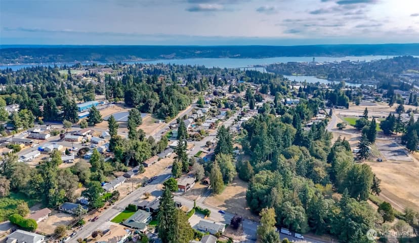 Property photo for 1522 E 32nd Street, Bremerton photo 30