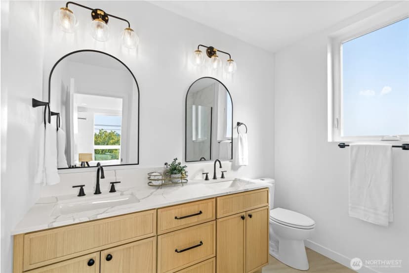 Property photo for 2538 14th Avenue W #a, Seattle photo 14
