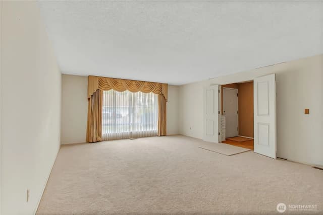 Property photo for 7902 Onyx Court Sw, Lakewood photo 5