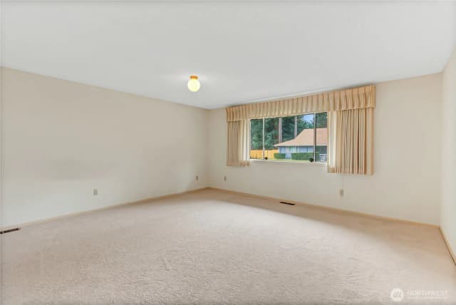 Property photo for 7902 Onyx Court Sw, Lakewood photo 4