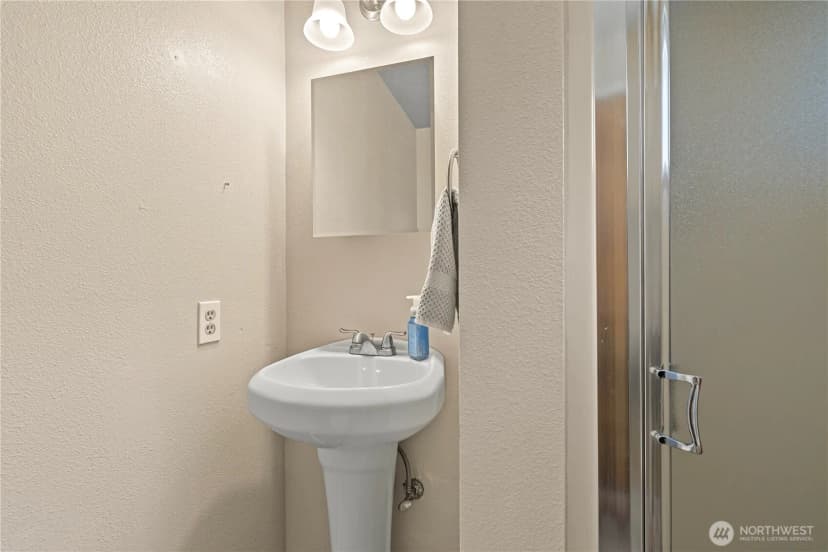 Property photo for 8930 57th Drive Ne, Marysville photo 17