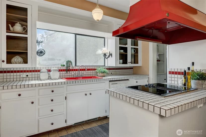 Property photo for 9733 Arrowsmith Avenue S, Seattle photo 14