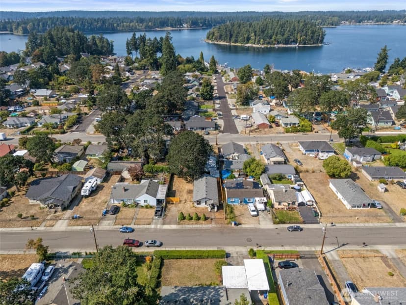 Property photo for 15306 Grant Avenue Sw, Lakewood