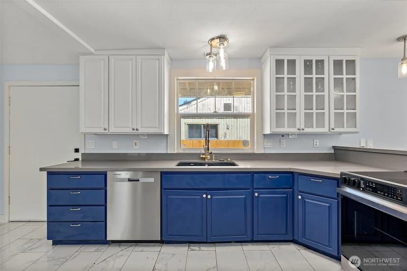 Property photo for 15306 Grant Avenue Sw, Lakewood photo 5
