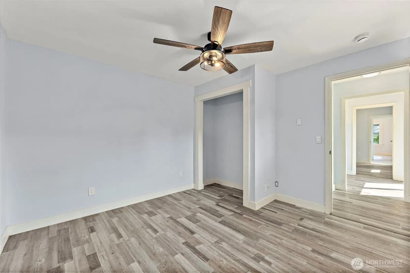 Property photo for 15306 Grant Avenue Sw, Lakewood photo 13