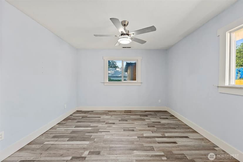 Property photo for 15306 Grant Avenue Sw, Lakewood photo 15