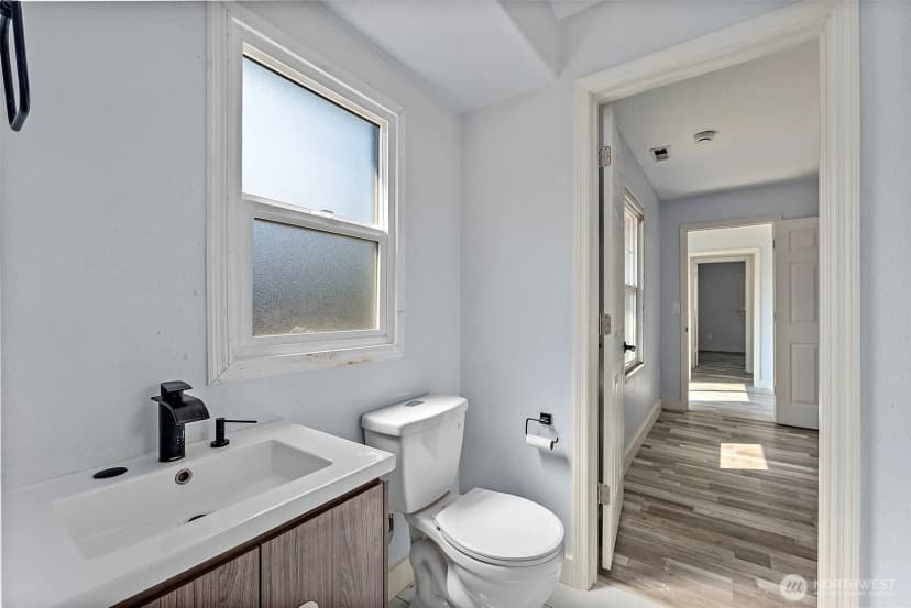 Property photo for 15306 Grant Avenue Sw, Lakewood photo 10