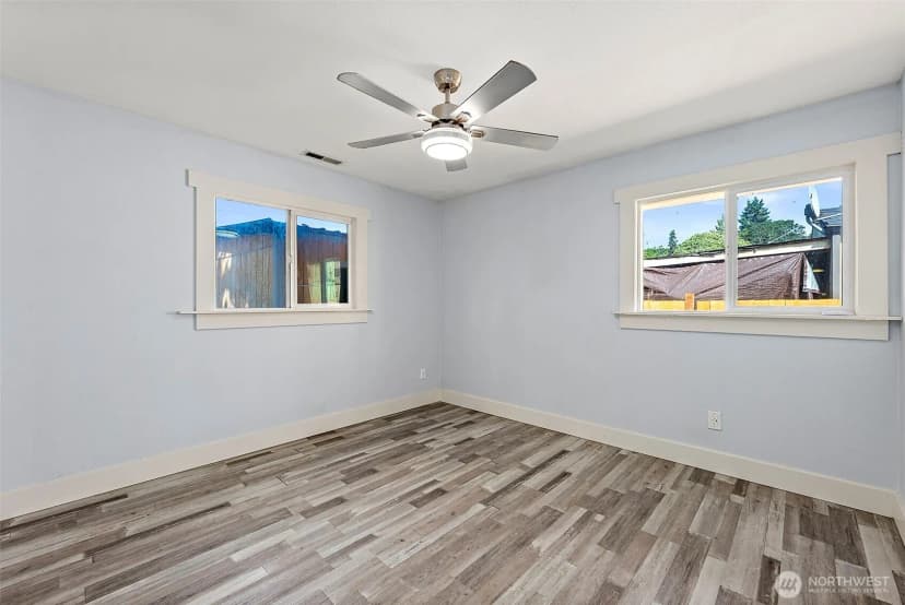 Property photo for 15306 Grant Avenue Sw, Lakewood photo 12
