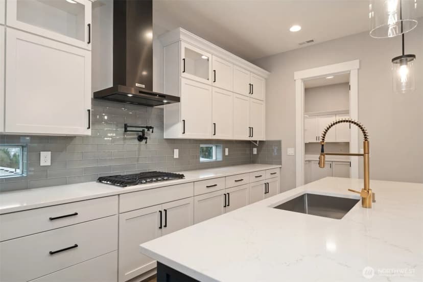 Property photo for 7585 S 130th Place, Seattle photo 8