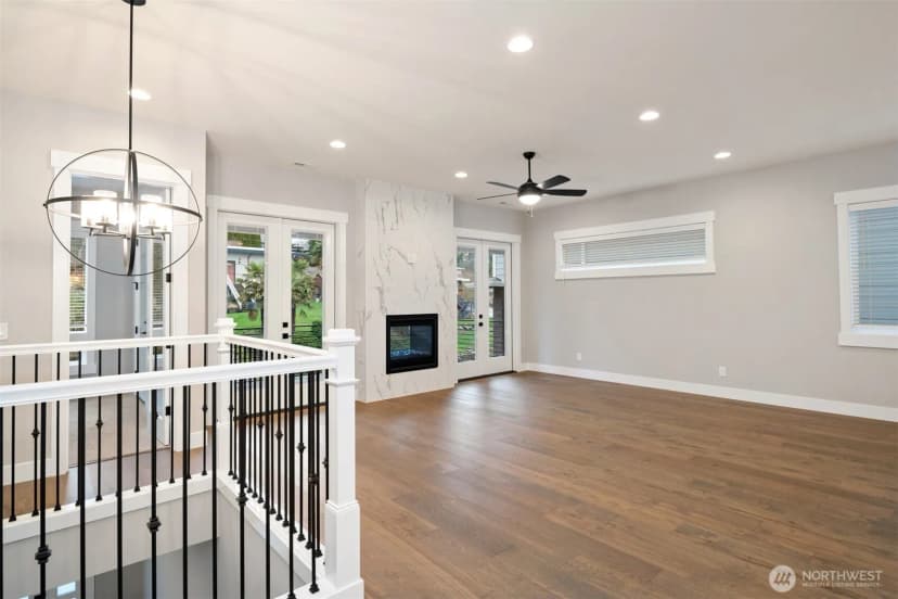 Property photo for 7585 S 130th Place, Seattle photo 5