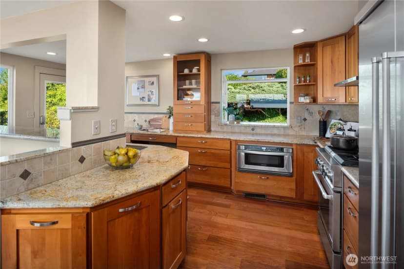 Property photo for 3326 58th Avenue Sw, Seattle photo 18