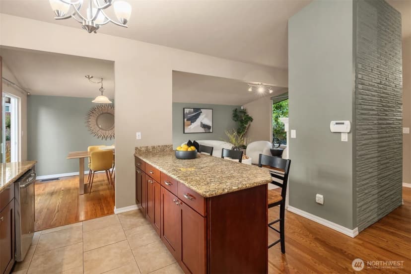 Property photo for 18710 64th Avenue W, Lynnwood photo 15