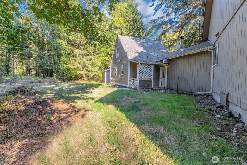 Property photo for 213 346th Street E, Roy photo 3