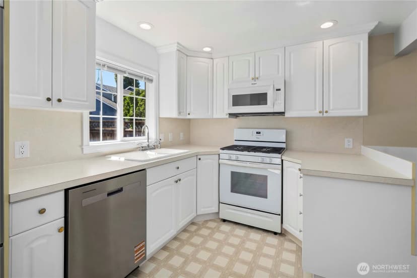 Property photo for 1617 Ne 28th Street, Renton photo 17