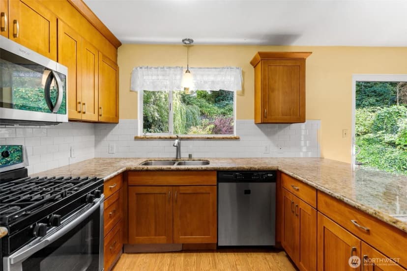 Property photo for 19040 103rd Avenue Ne, Bothell photo 14
