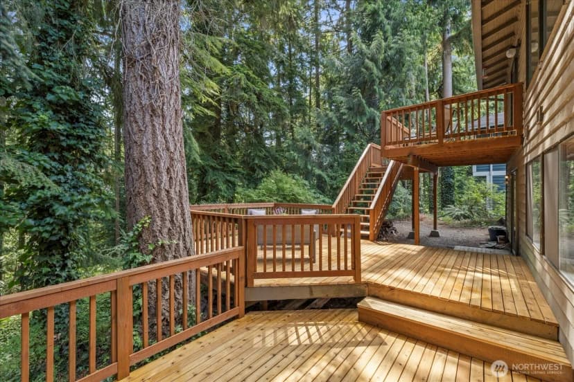 Property photo for 14407 Salal Drive, Edmonds photo 2