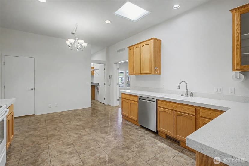 Property photo for 3504 Meadowbrook Lane Se, Lacey photo 9