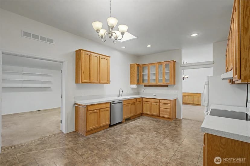 Property photo for 3504 Meadowbrook Lane Se, Lacey photo 8