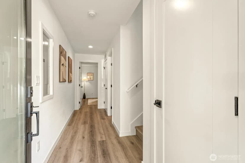 Property photo for 1508 #b 18th Ave #b, Seattle photo 4