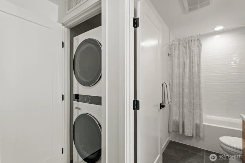 Property photo for 1508 #b 18th Ave #b, Seattle photo 6