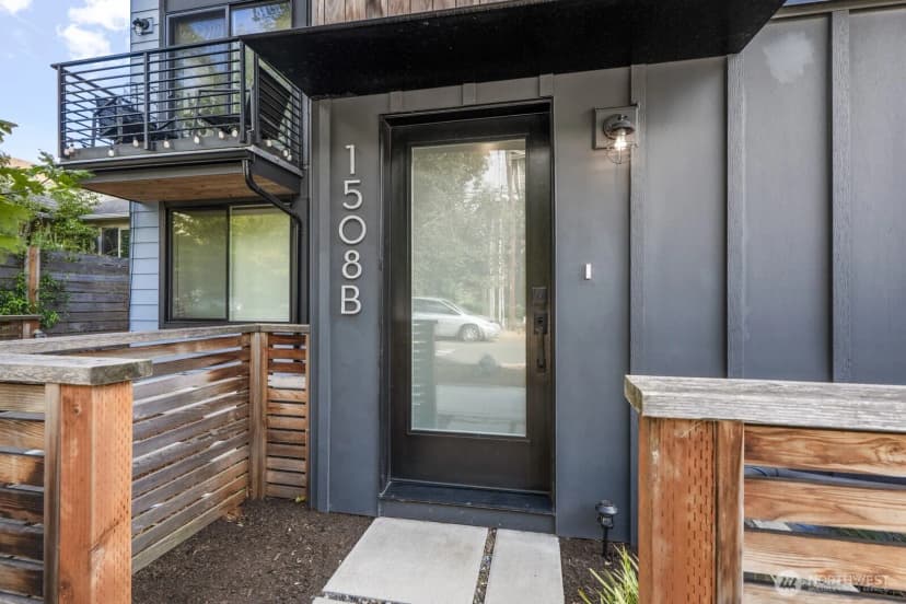 Property photo for 1508 #b 18th Ave #b, Seattle photo 3