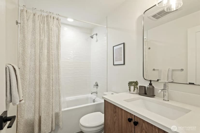 Property photo for 1508 #b 18th Ave #b, Seattle photo 7