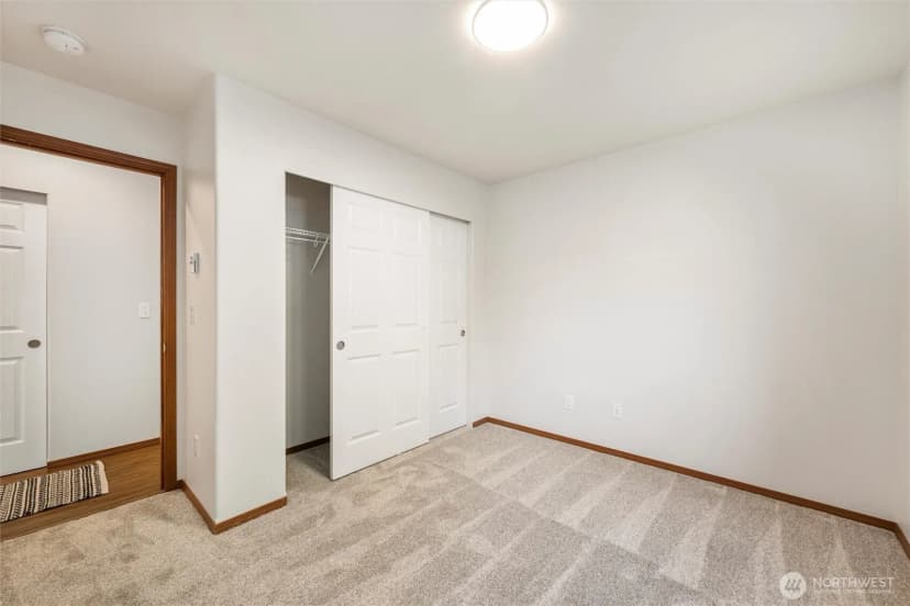 Property photo for 449 Oak Hill Lane, Burlington photo 20