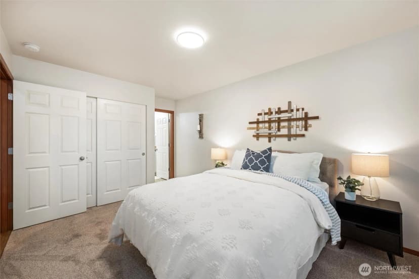 Property photo for 449 Oak Hill Lane, Burlington photo 14