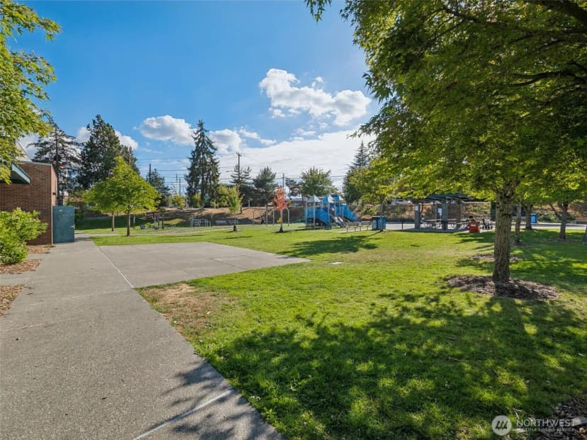 Property photo for 6736 29th Avenue S, Seattle photo 28