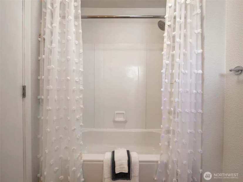 Property photo for 6736 29th Avenue S, Seattle photo 18