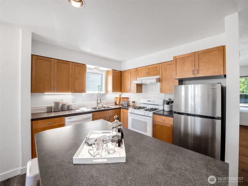 Property photo for 6736 29th Avenue S, Seattle photo 12