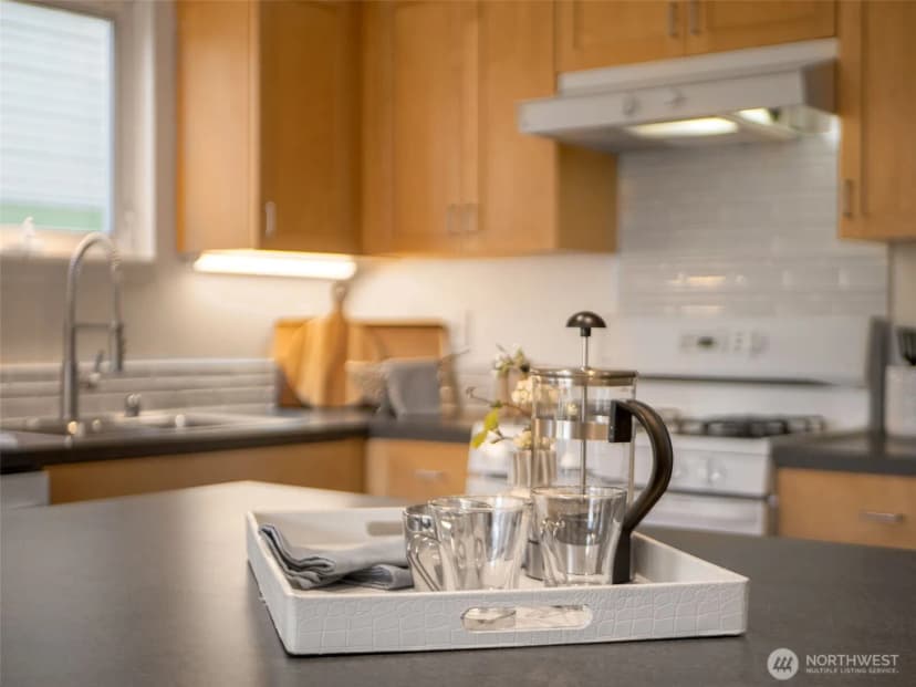 Property photo for 6736 29th Avenue S, Seattle photo 11