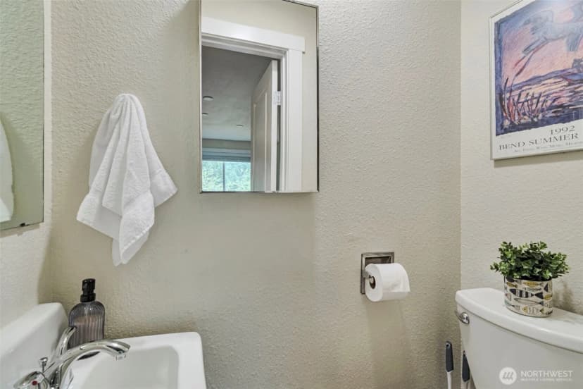 Property photo for 20101 14th Avenue Ne #1, Shoreline photo 9