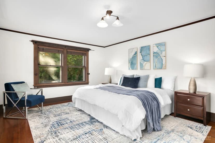Property photo for 5037 Bowen Place S, Seattle photo 9