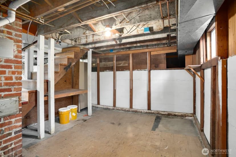 Property photo for 5037 Bowen Place S, Seattle photo 19