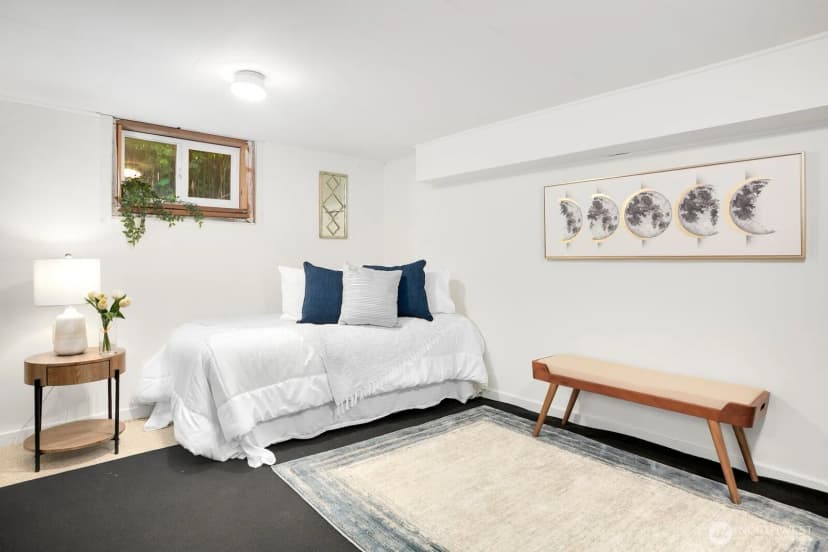 Property photo for 5037 Bowen Place S, Seattle photo 15