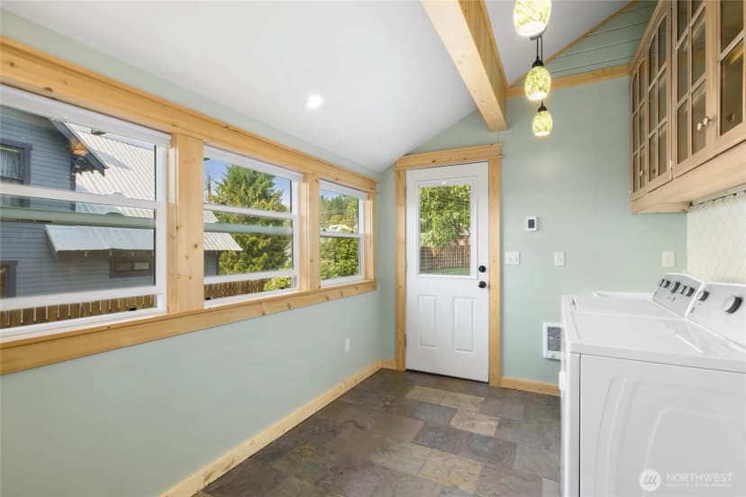 Property photo for 205 E Arizona Avenue, Roslyn photo 9